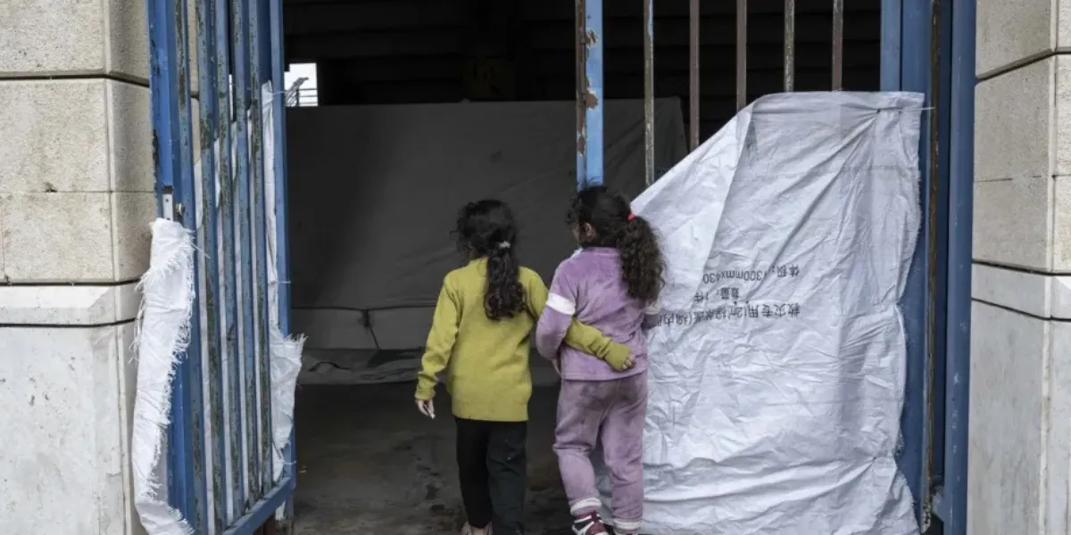 Lebanon Crisis Displaces 370,000 Children Amid Escalating Strikes