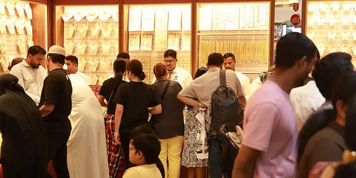 Dubai Gold Prices Recover Near Dh550 Amid Global Market Risks