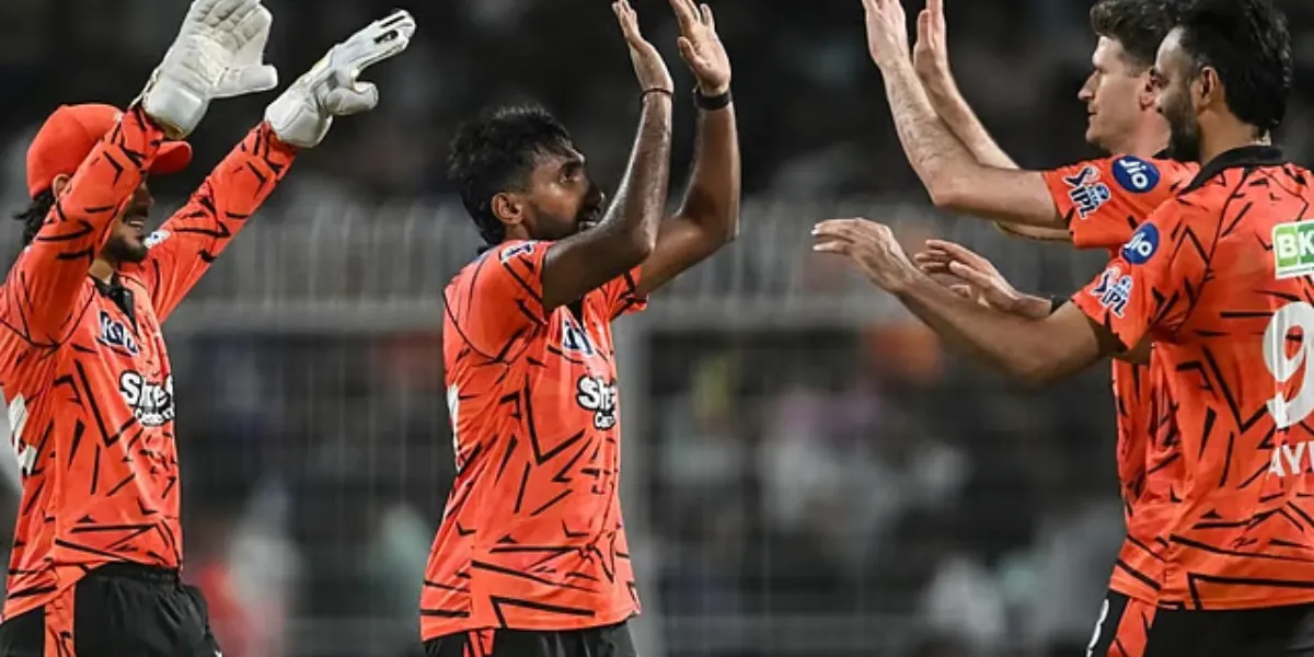 Hyderabad Thump Kolkata in IPL