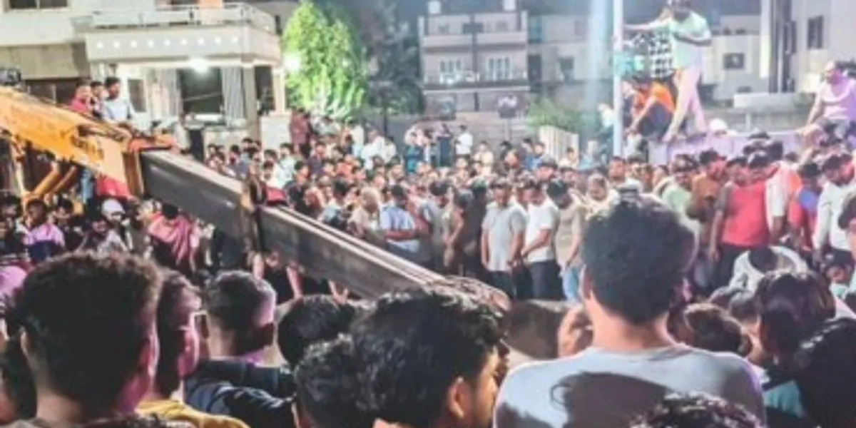 Tragedy in Nashik: 9 Family Members, Including 6 Children, Killed as Car Plunges Into Roadside Well