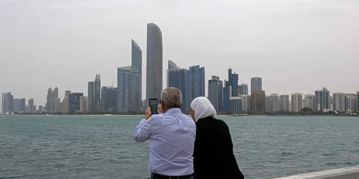 Abu Dhabi Private Capital Pay Surges To $750K Amid Competition