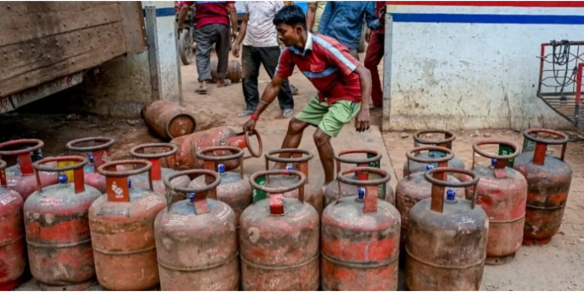 Indian Govt Doubles 5 kg LPG Cylinder Allocation for Migrant Workers to Ease Fuel Access