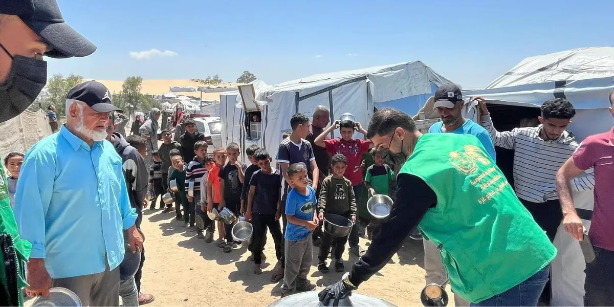 Saudi KSrelief Expands Gaza Aid with Food Baskets and Hot Meals