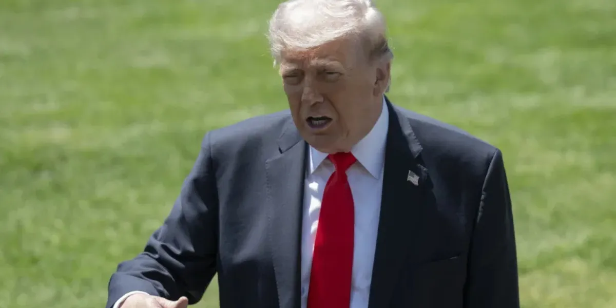 Donald Trump Warns of Expanded US Action in Strait of Hormuz
