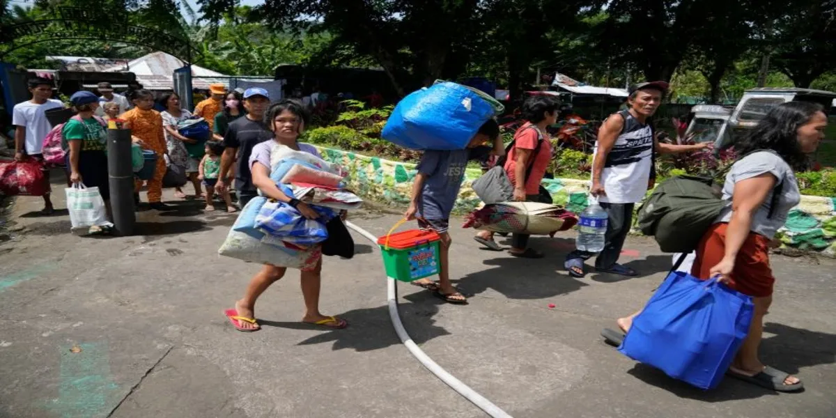 Philippines on High Alert as Mayon Volcano Eruption Forces Thousands to Flee