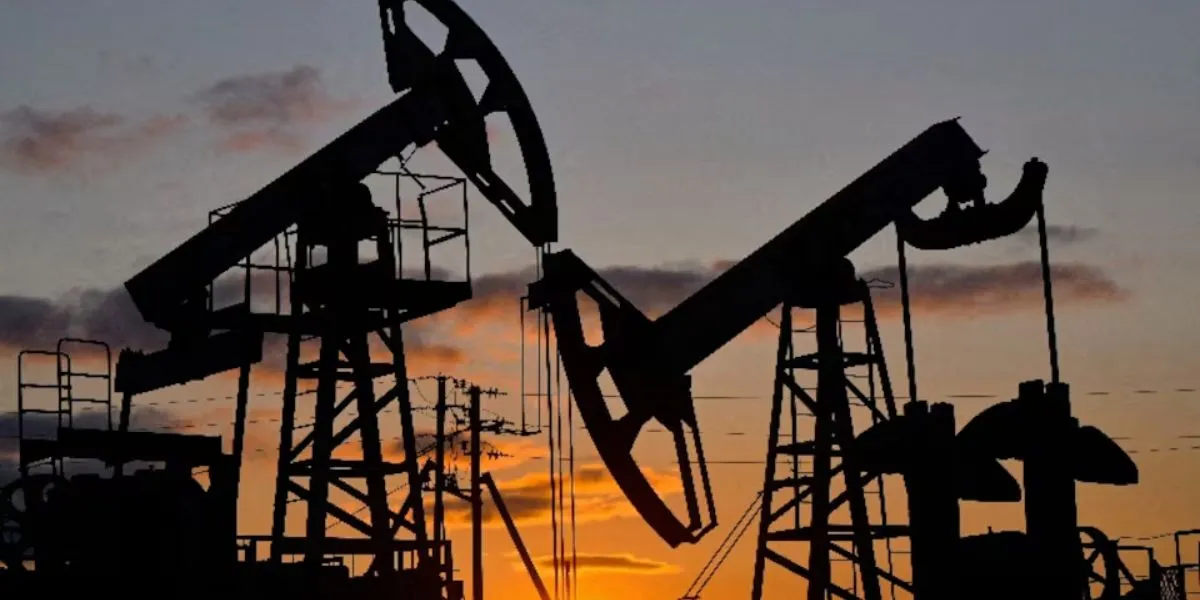 Oil Prices Rise 2% As Trump Iran Tensions Escalate Supply Fears