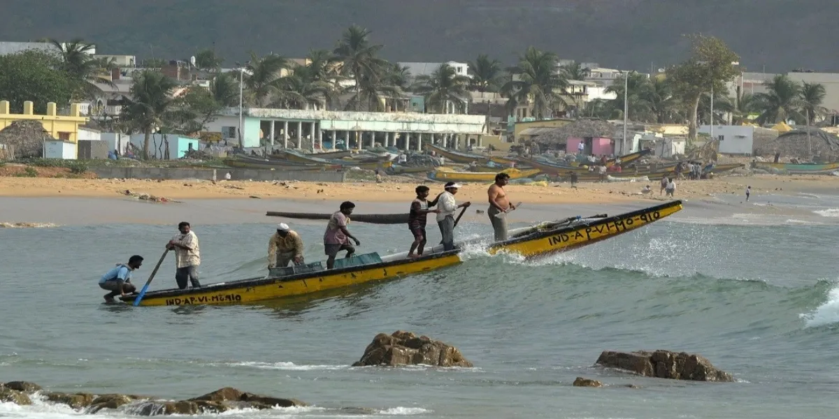 Andhra Pradesh CM Naidu Disburses Rs 262 Crore Relief to 1.3 Lakh Fishermen Families During Annual Fishing Ban