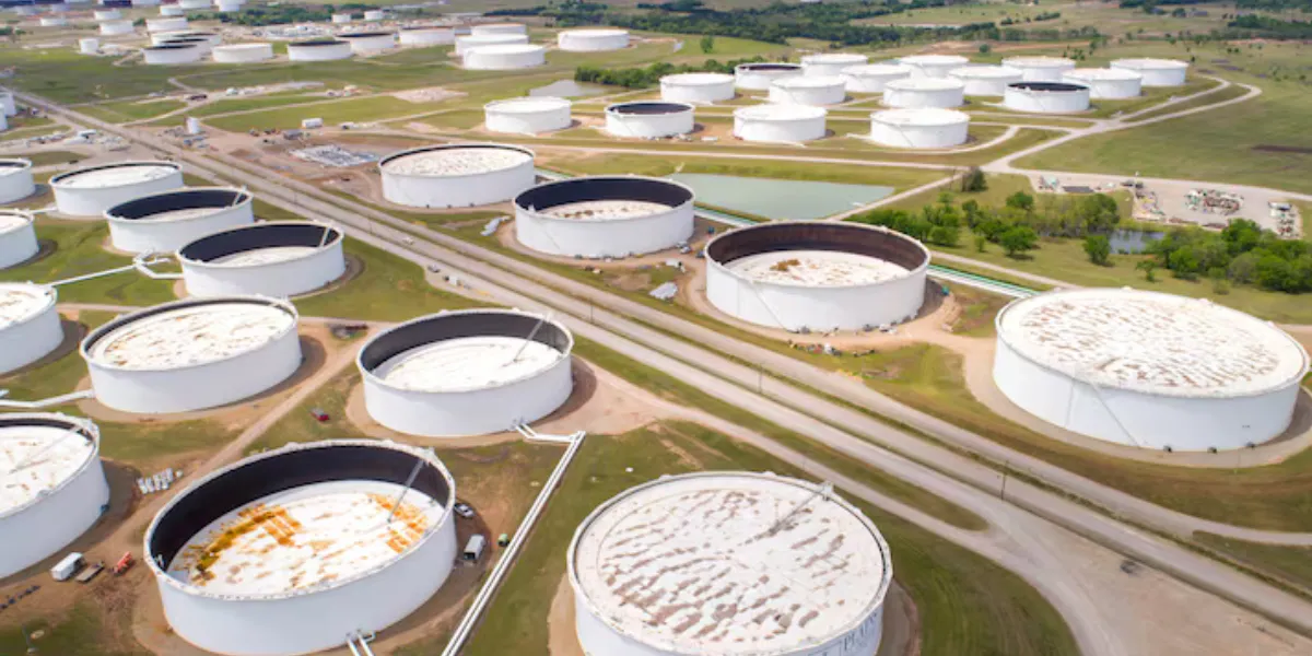 Oil Prices Jump Over 3% as Iran-US Strikes and Israel-Hezbollah Clash