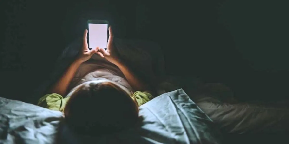 Late Night Sleep Habits Increase Mental Illness Risk Study Reveals Findings