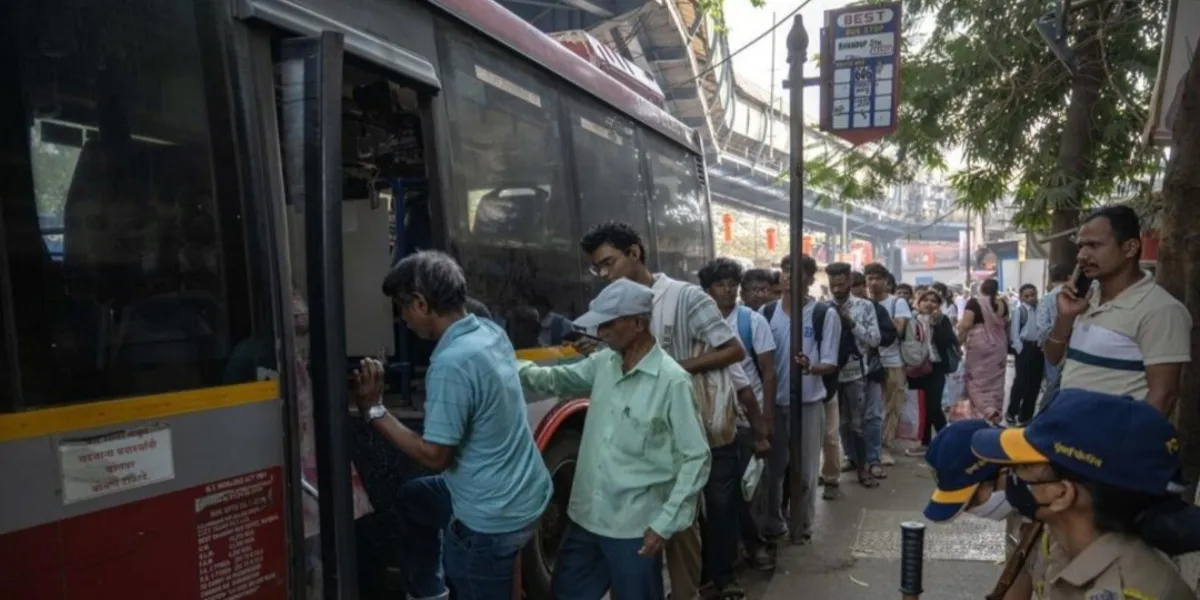 India | BEST Strike Brings Mumbai Bus Services to a Halt; Lakhs of Commuters Affected