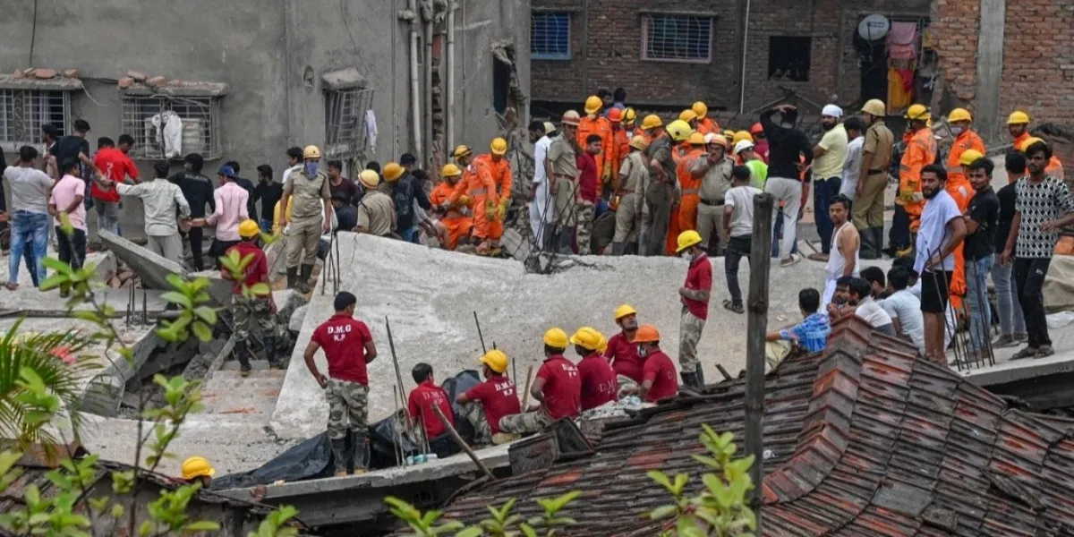 India | Kolkata Warehouse Collapse: Five More Rescued as Search Operation Continues 