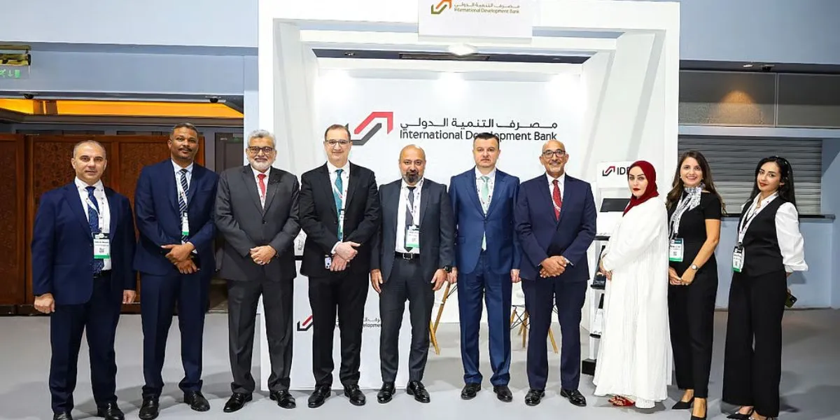 UAE Today | Emirati Tax Agents, AI Healthcare Partnership, E-Invoicing Pilot, Prisoner Exchange Mediation & Global Road Ranking
