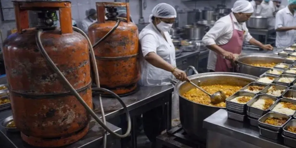 India | Commercial LPG Prices Slashed by ₹183.50 from July 1; Domestic LPG Cylinder Rates Remain Unchanged                        