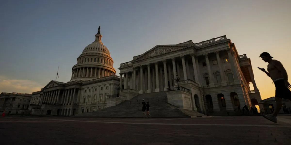 USA Today | ICE Vehicle Stops, Permanent Daylight Saving, Maine Senate Race, Utah Hate Stabbing & Defense Manufacturing Expansion