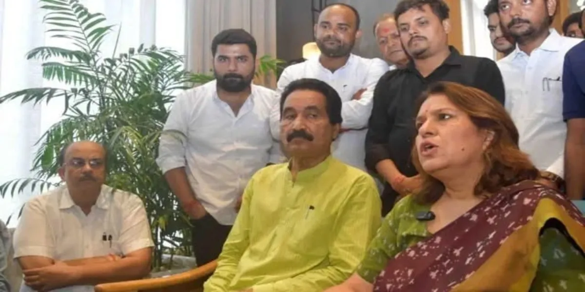 Supriya Shrinate in Prayagraj City Congress President Fuzail Hashmi Joins Press Conference, Slams Delhi Police Action Against Student Protesters