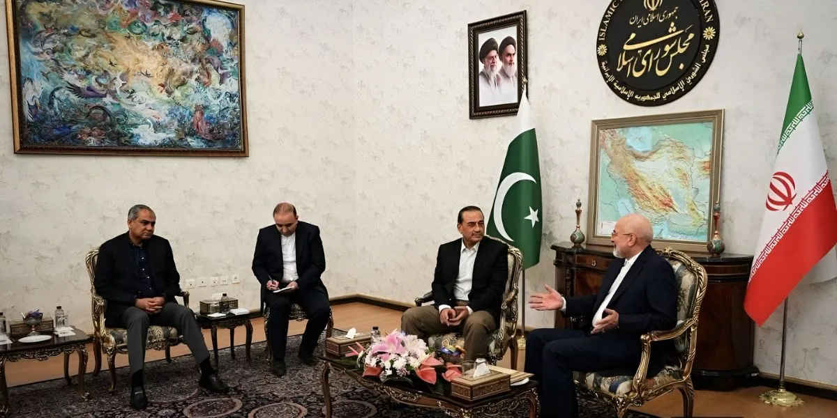 Pakistan Today | Asim Munir Holds Iran De-escalation Talks, Trump Seeks Pakistan’s Diplomatic Influence & PTI Resubmits Imran Hospital Contempt