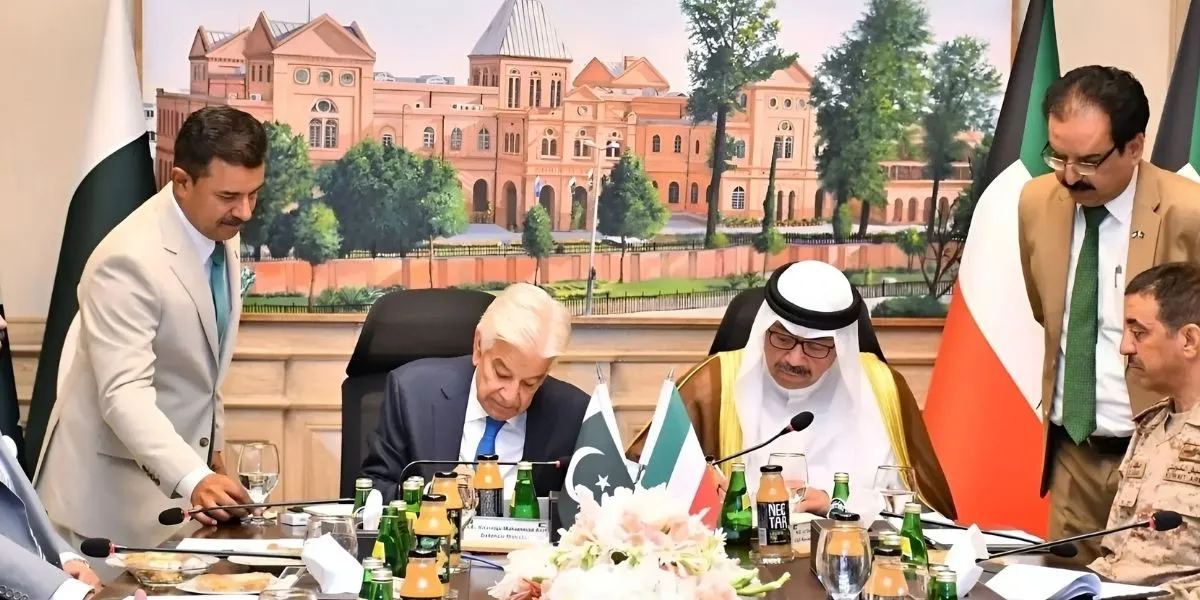 Pakistan Today | Pakistan Kuwait Defence Deal Army Assists Kuwaiti Forces, SBP Record Profit Central Bank Earns Billions & Kurram Peace Agreement