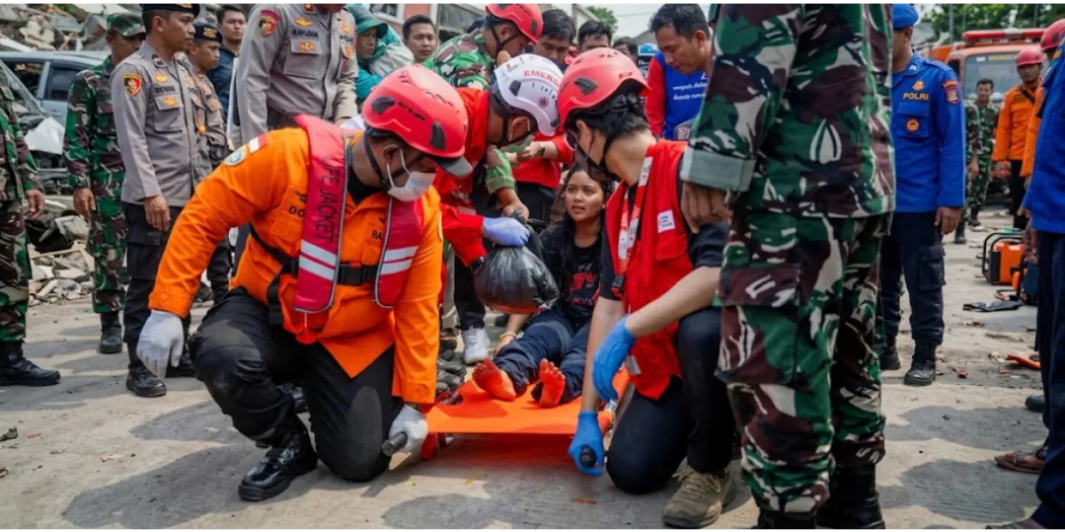 Indonesia Rescue Teams Search Java Sea For 129 Missing People