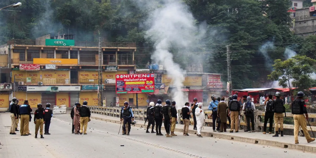 Pakistan | Azad Kashmir Shutdown Deepens As Roadblocks & Transport Strikes Spread Across Districts