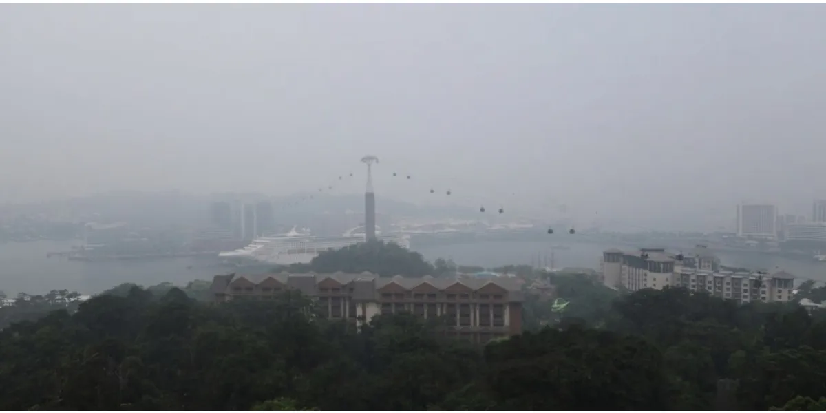 Singapore Pollution Soars as Indonesian Wildfires Force Regional School Closures