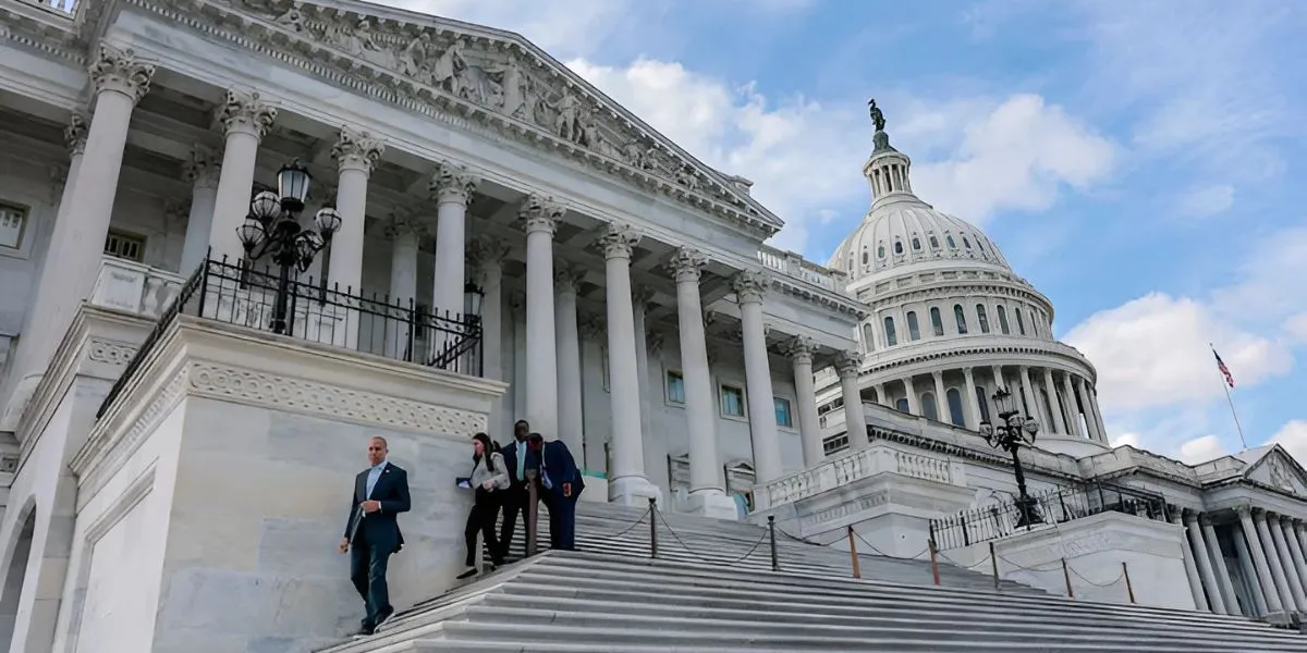 USA Today | $40 Trillion Debt Crisis, Russia Sanctions Row & Midterm Power Struggle Intensify