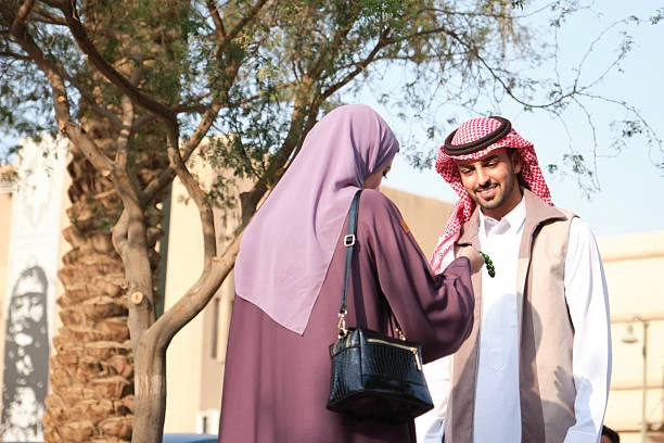 A Comprehensive Guide - Can an Expat Wife Work in Saudi Arabia in 2025?