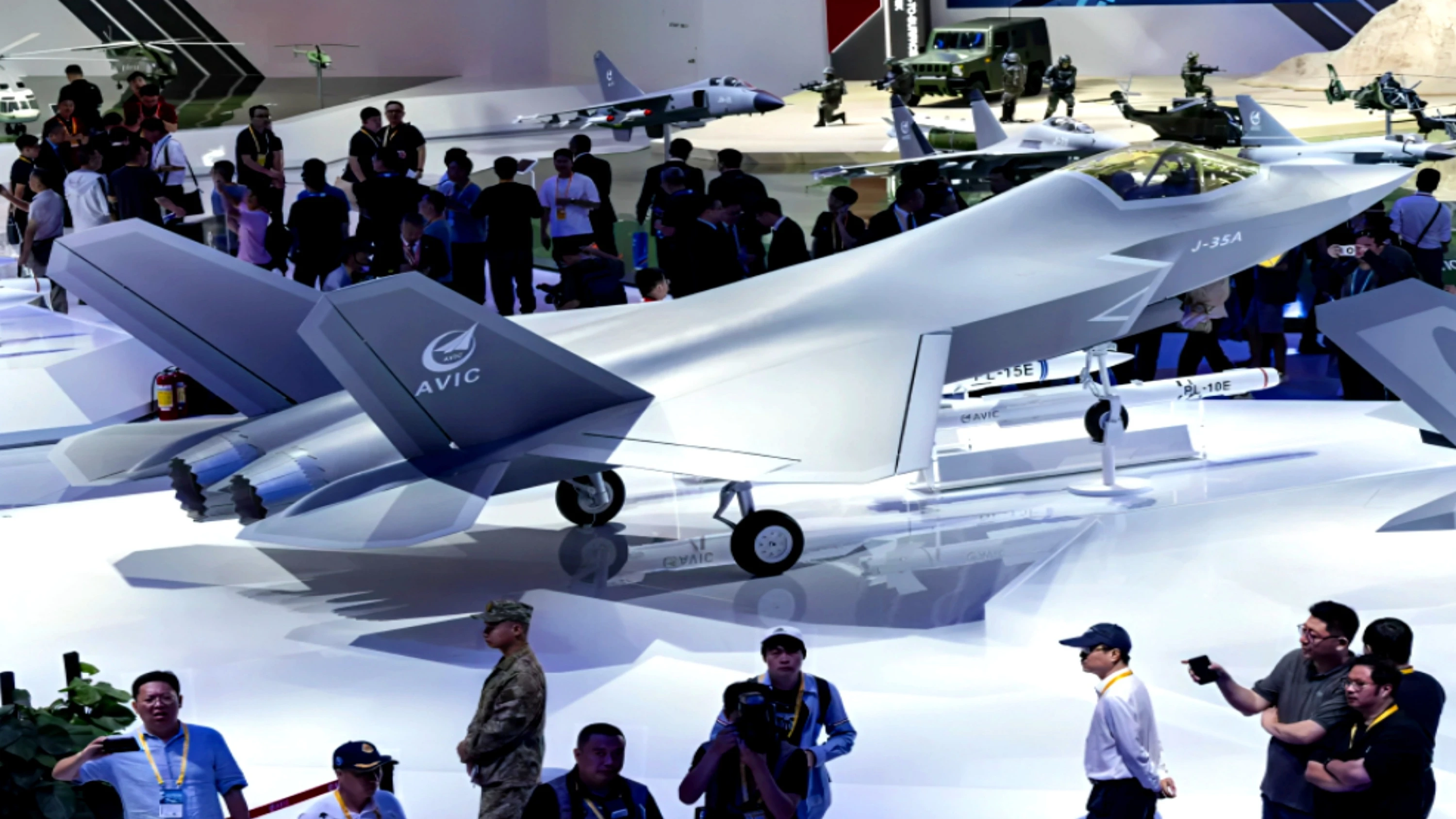 Chinese Defense Stocks Surge as Pakistan Announces J-35 Stealth Jets Deal
