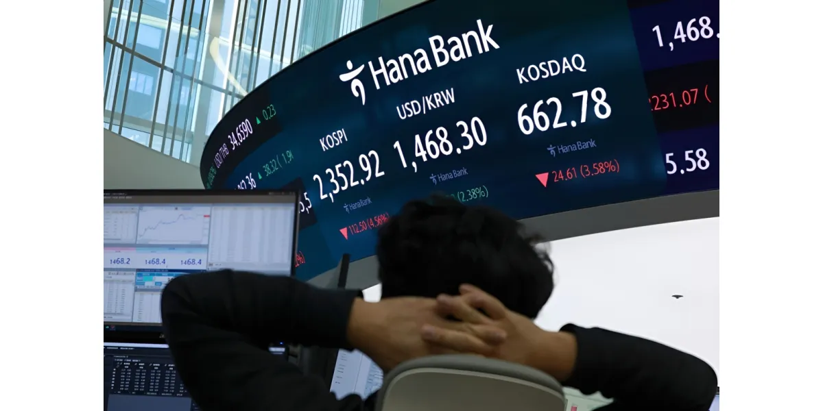 Asian Stocks Struggle as Trump’s Tariff Deadline Pressures Markets
